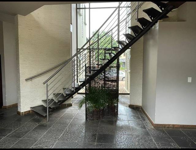 BUSINESS PROPERTY TO RENT IN ELDORAIGNE